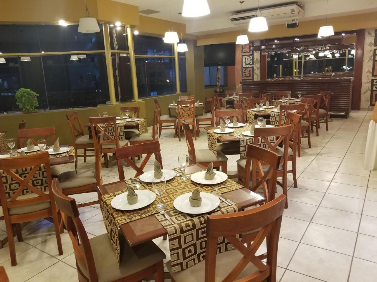 Hotel El Brujo La Merced トルヒーリョ エクステリア 写真